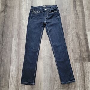 White House Black Market Blanc Straight Leg Jeans